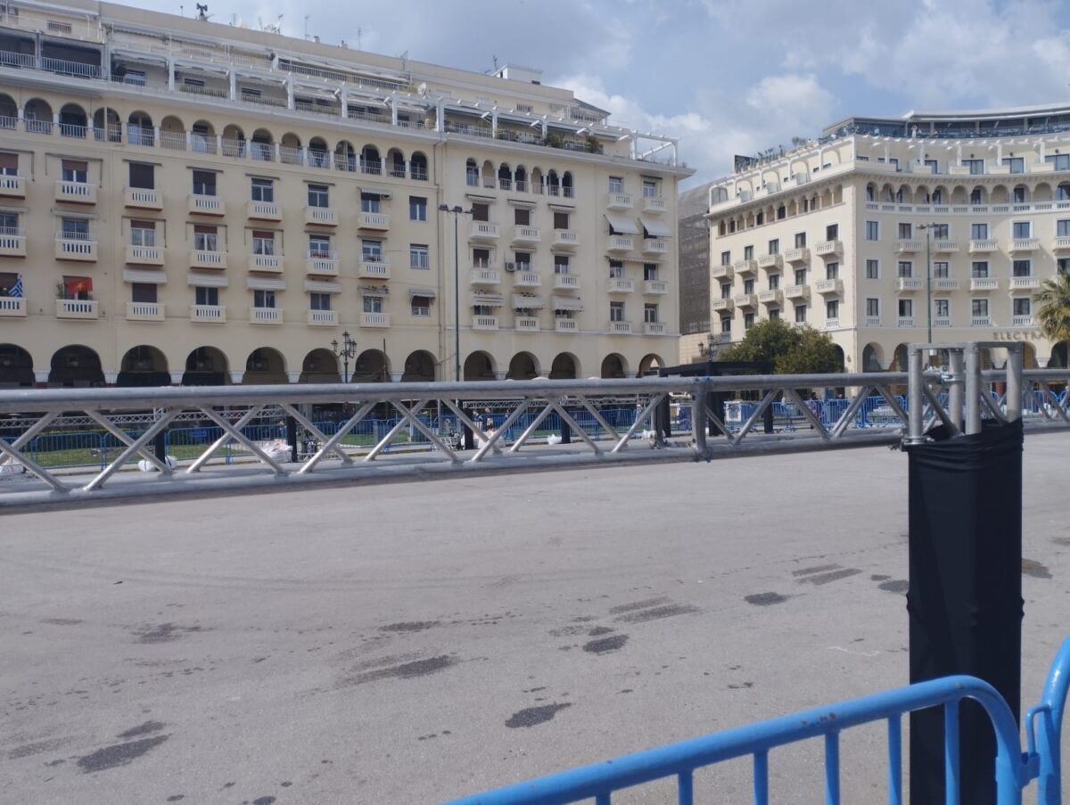 Ξεκίνησαν οι εργασίες στην Πλατεία Αριστοτέλους για τα 100 χρόνια του ΠΑΟΚ – Το βίντεο του Sportal