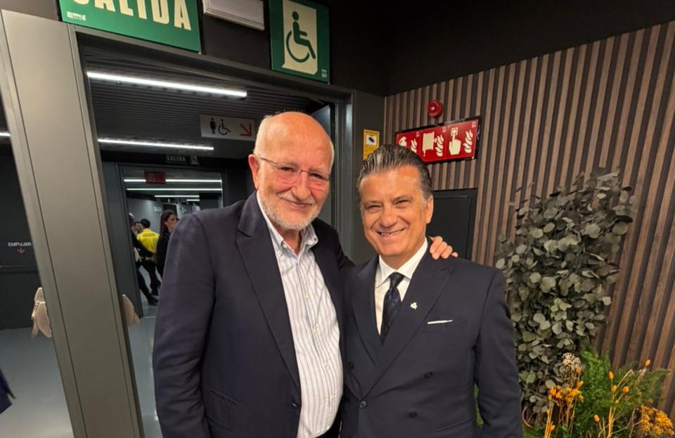 Ο Παρθενόπουλος συναντήθηκε με τον ιδιοκτήτη της Βαλένθια (pic)