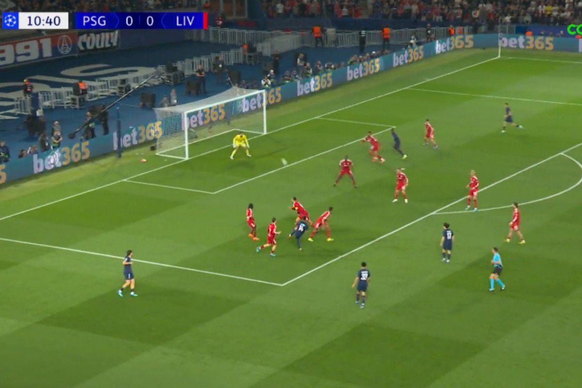 Με… δόση τύχης ο Ντουέ έδωσε το προβάδισμα στην Παρί κόντρα στη Λίβερπουλ