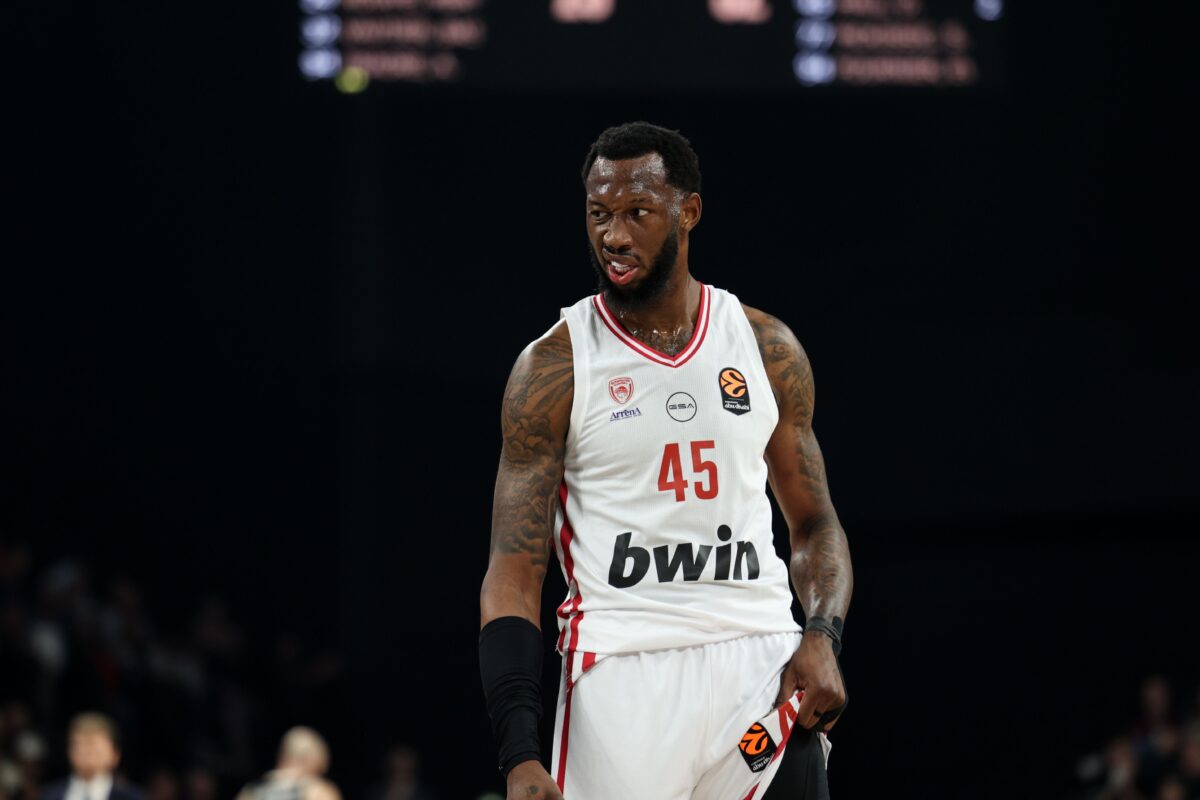 Ένα «standing ovation» στον υπερπολύτιμο Ντόντα Χολ