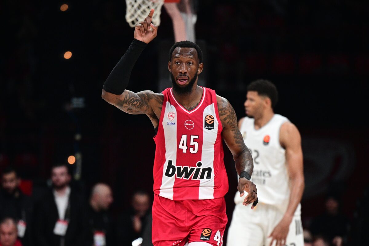 Χολ: «Παίζουμε λες και είμαστε “ένα” και απολαμβάνουμε το παιχνίδι ο ένας του άλλου»