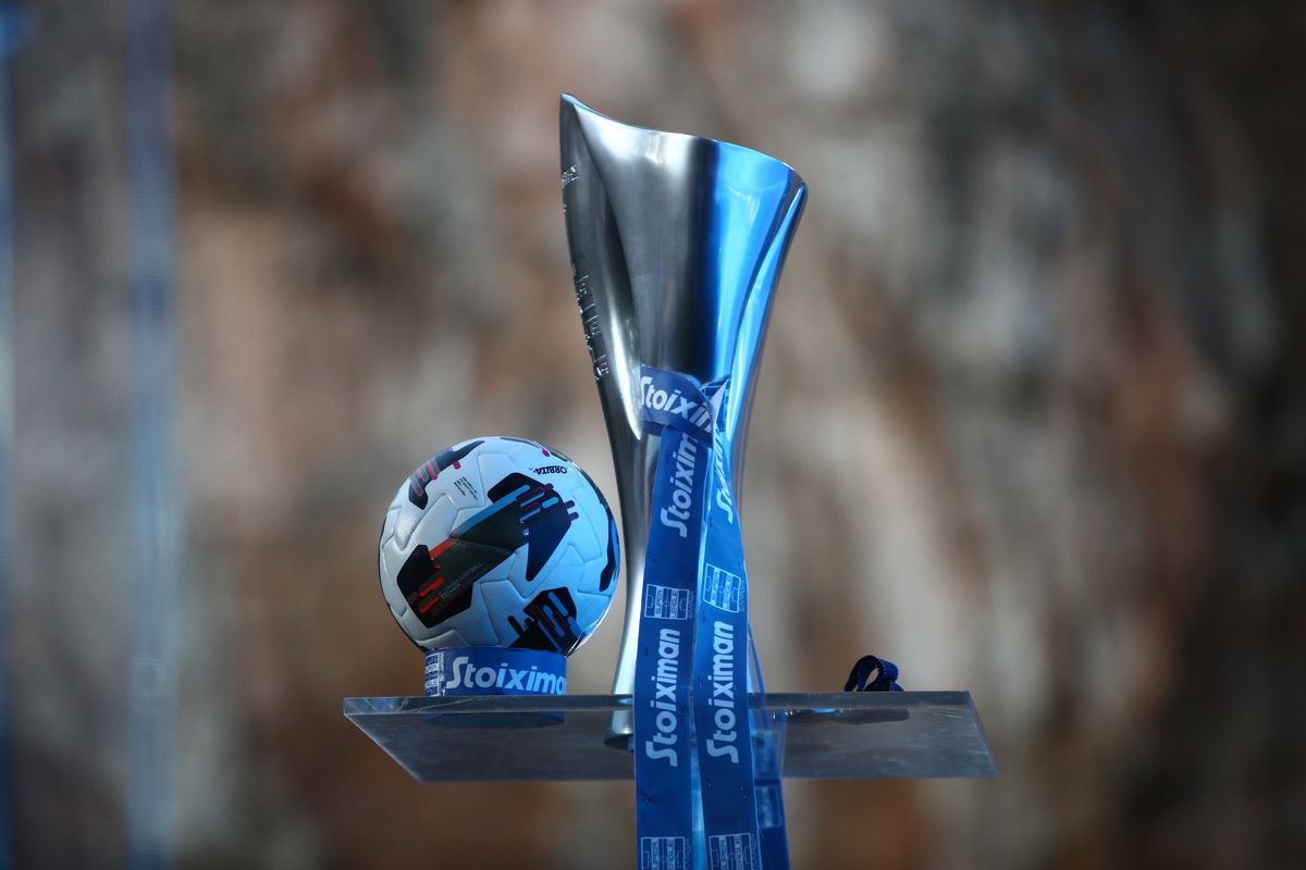 To τρόπαιο της Stoiximan Super League