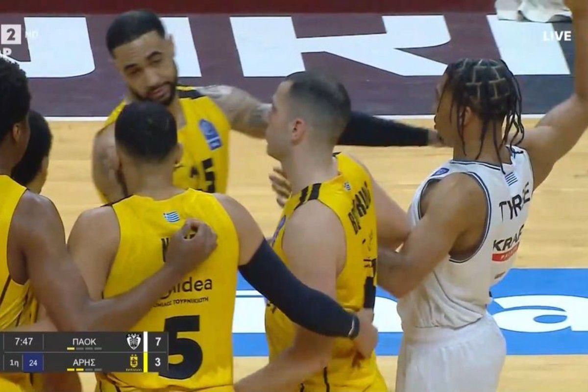 Ο Ταϊρί πήγε ανάμεσα στους παίκτες του Άρη για να… κρυφακούσει