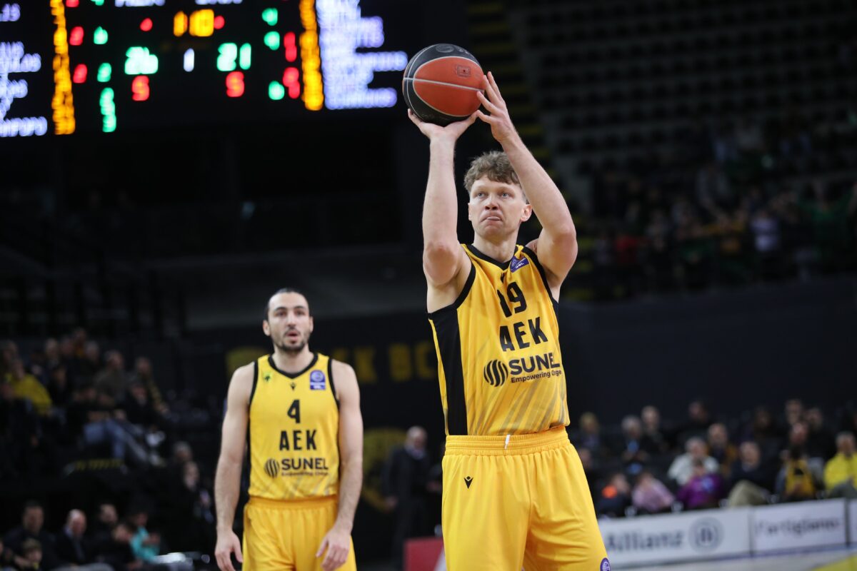 Πλήγμα με Κουζμίνσκας στην ΑΕΚ – Εκτός με Άρη Betsson