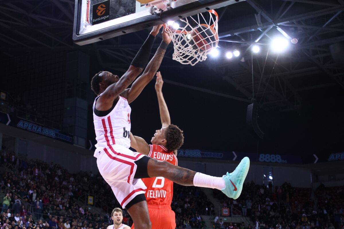 Ο Ολυμπιακός πέτυχε έξι πόντους σε 4 δευτερόλεπτα απέναντι στη Χάποελ! (vid)