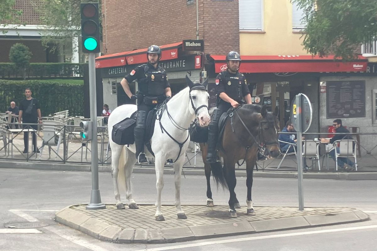 Στους δρόμους της Μαδρίτης η έφιππη αστυνομία πριν το Ράγιο – ΑΕΚ (pics)