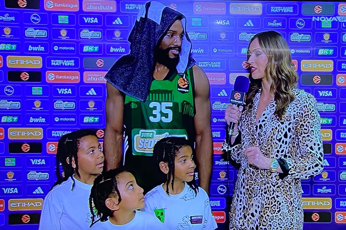 Ο Φαρίντ βγήκε στο flash interview με τα τρία παιδιά του