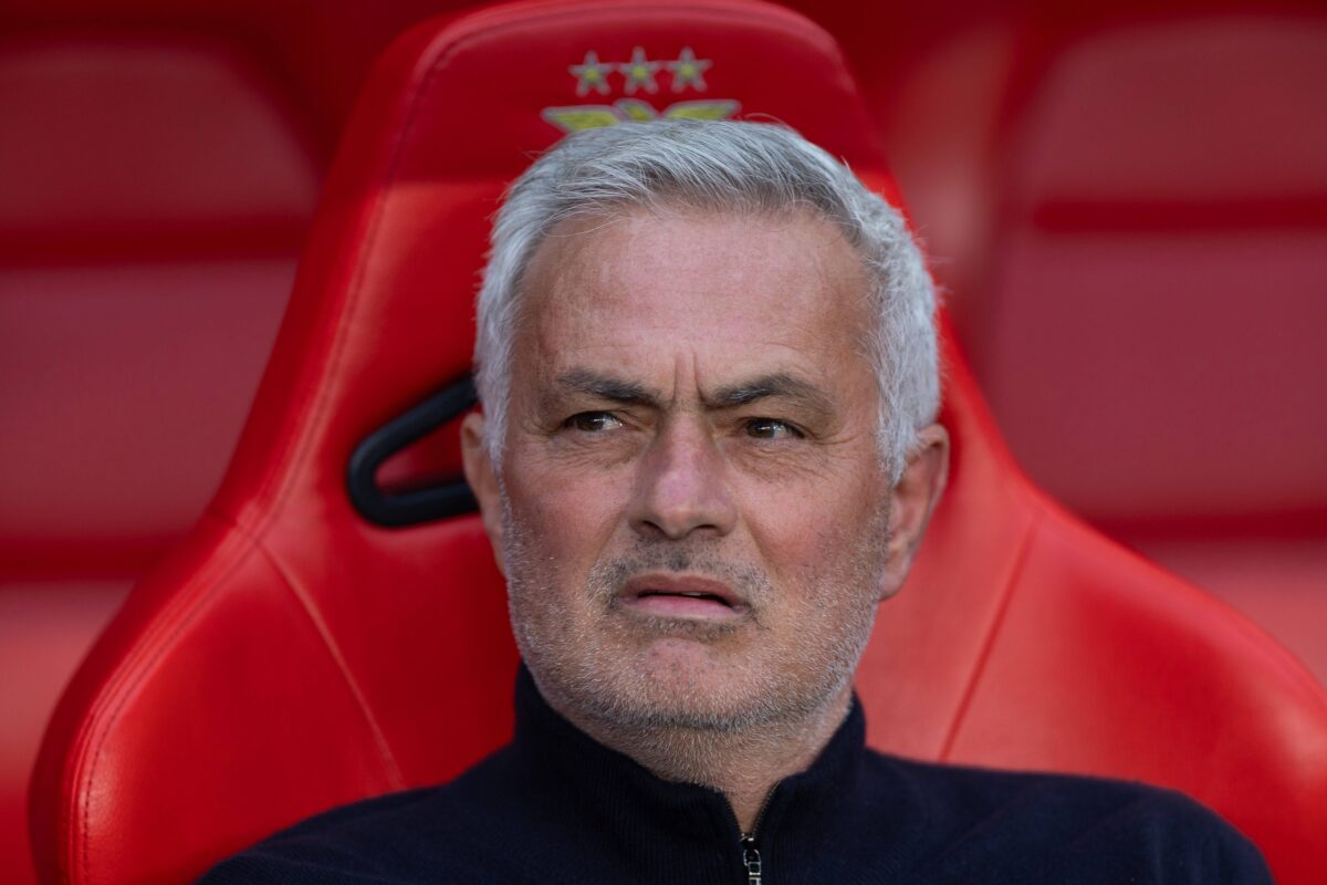 «Σύννεφα» γύρω από τον Μουρίνιο: Αβέβαιο το μέλλον του στην Μπενφίκα