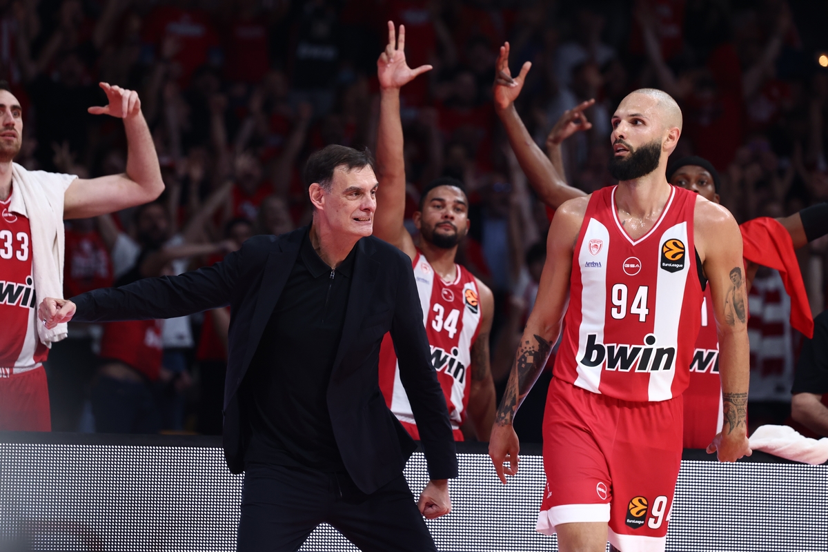 Γιώργος Μπαρτζώκας και Εβάν Φουρνιέ