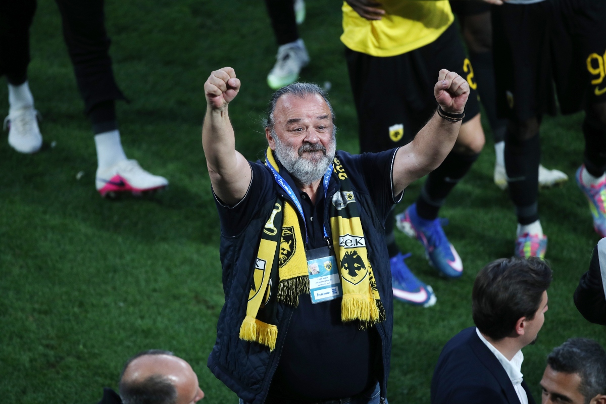 Οι πανηγυρισμοί του Ηλιόπουλου μετά το ΑΕΚ-ΠΑΟΚ 3-0 (pics)