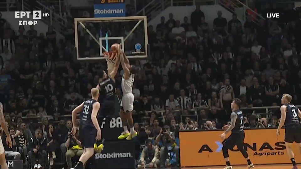 Πανδαιμόνιο στο Παλατάκι: Ο Ταϊρί κάνει poster τον Κράμπελι με τρομερό κάρφωμα για το “γκολ-φάουλ”!