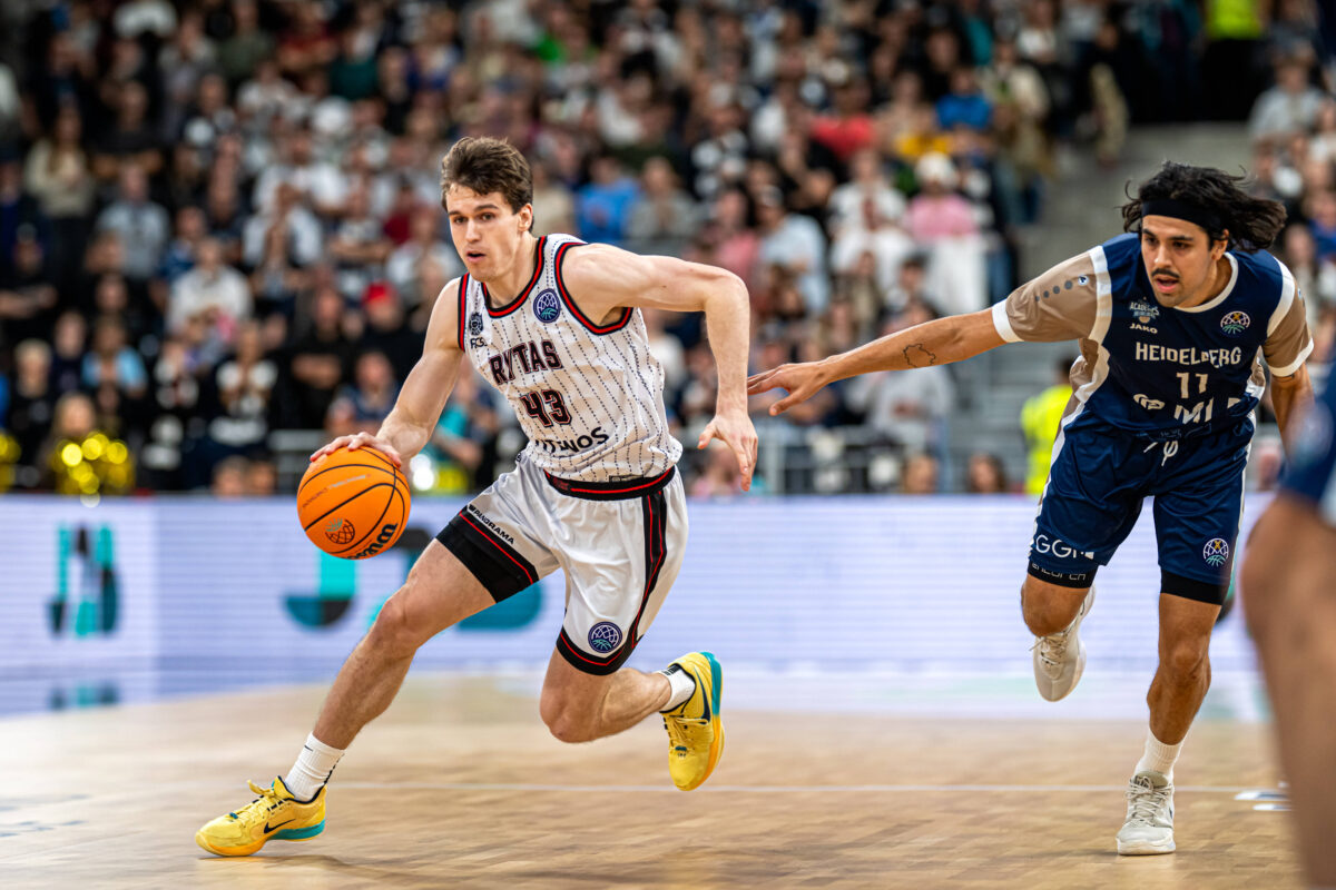 Η Φενέρμπαχτσε διαψεύδει τις φήμες για συμφωνία με Φόρεστ και Σαργκιούνας