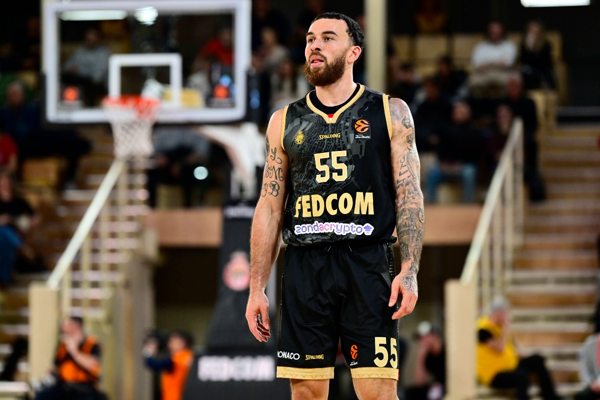 Μάικ Τζέιμς vs Ολυμπιακός: Κρατάει χρόνια αυτή η κολόνια