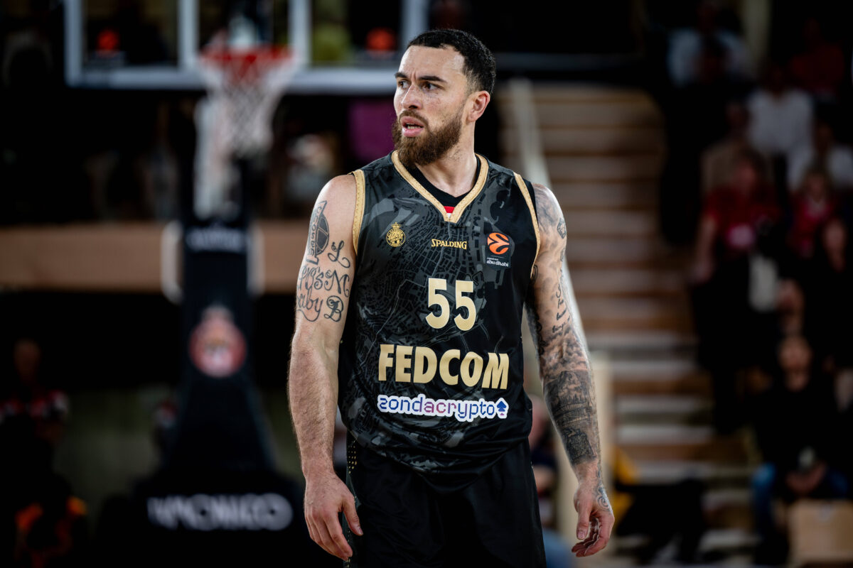 «Βόμβα» από Τζέιμς: Αποχωρεί από τη Μονακό!