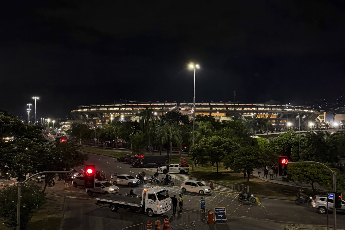 Σοκαριστικές εικόνες στην Παραγουάη: Οπαδοί συγκρούστηκαν με την αστυνομία στο Ολίμπια – Σέρο Πορτένιο (vid)