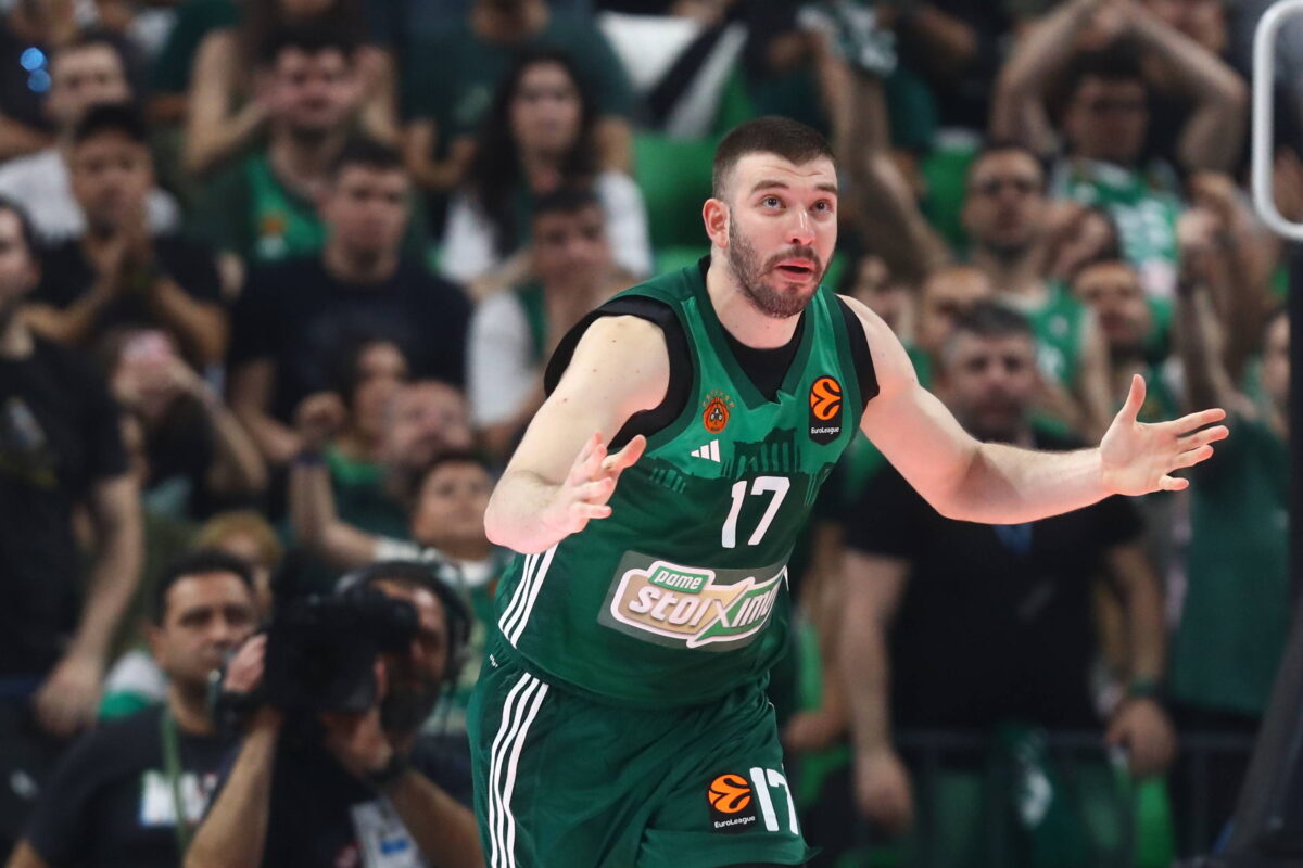 Ρογκαβόπουλος στο Sportal: «Να αποδείξουμε ότι μπορούμε να πάμε Final Four» – Τι είπε για την τάπα στον Τζέιμς