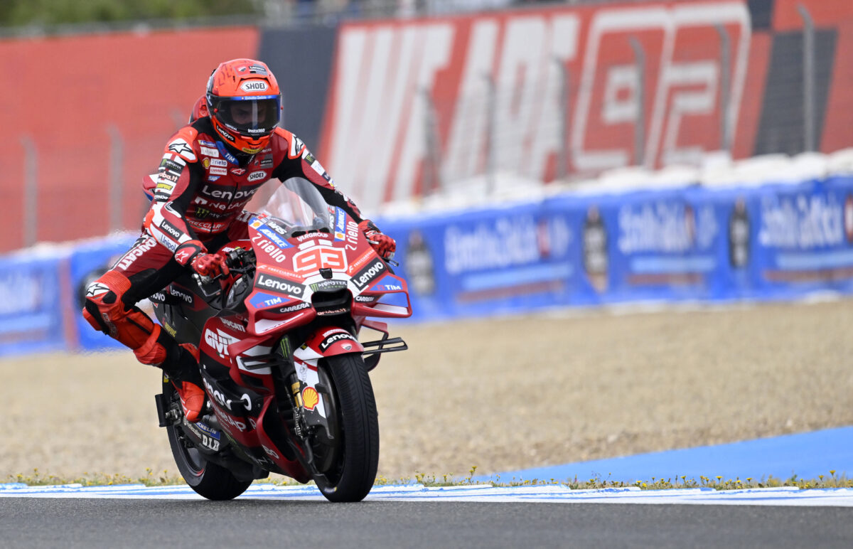 Ο Μαρκ Μάρκεθ πήρε τη νίκη στο χαοτικό Σπριντ της Χερέθ παρά την πτώση του