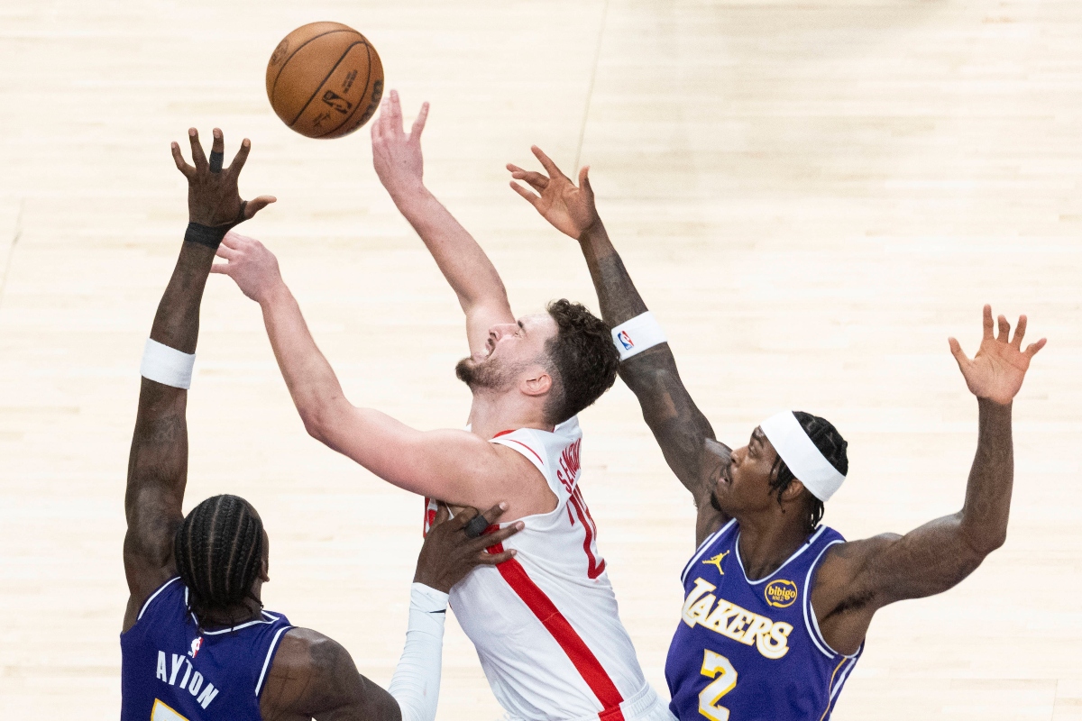 Οι Ρόκετς «λύγισαν» τους Λέικερς και παρέμειναν «ζωντανοί» στη σειρά