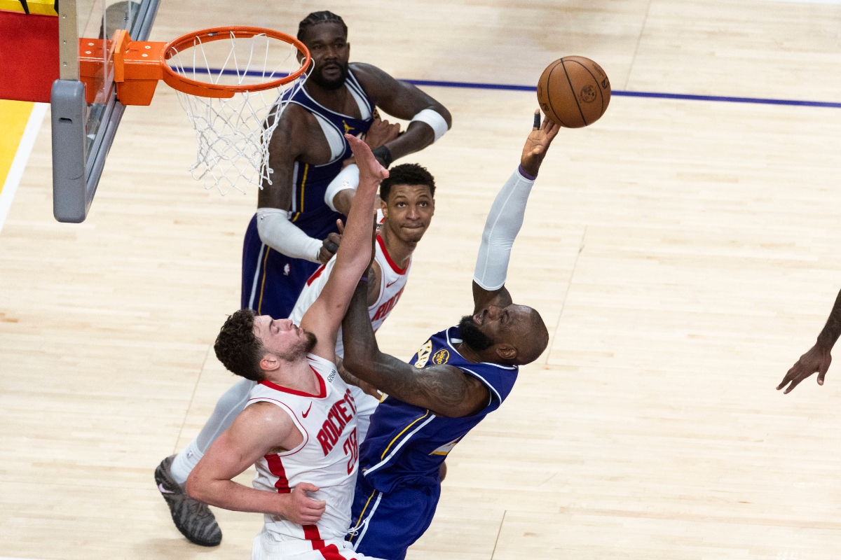 Ο Λεμπρόν Τζέιμς «στόλισε» τον Σενγκούν (vid)