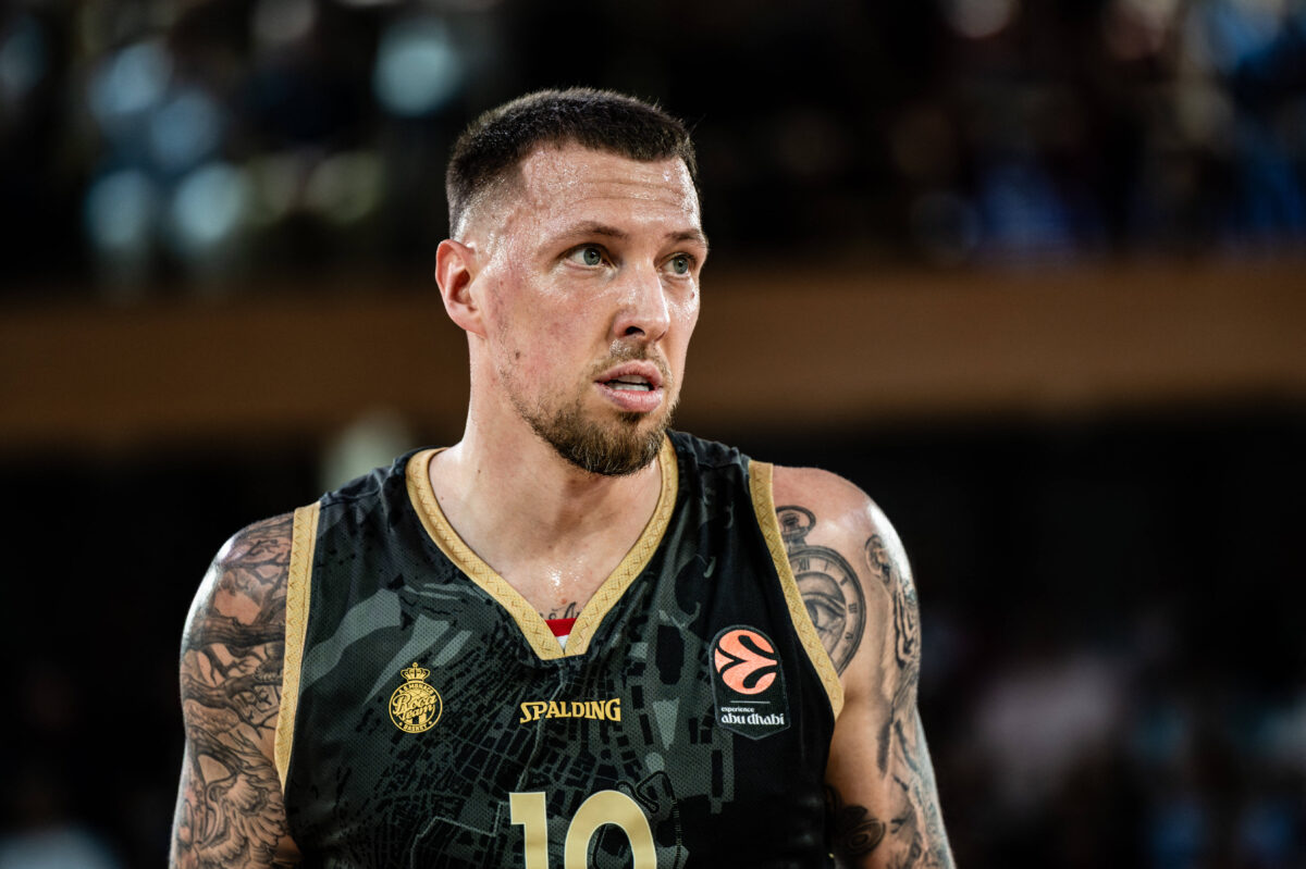 Στα αποδυτήρια ο Τάις – Με 9 παίκτες συνεχίζει η Μονακό στο Game 2