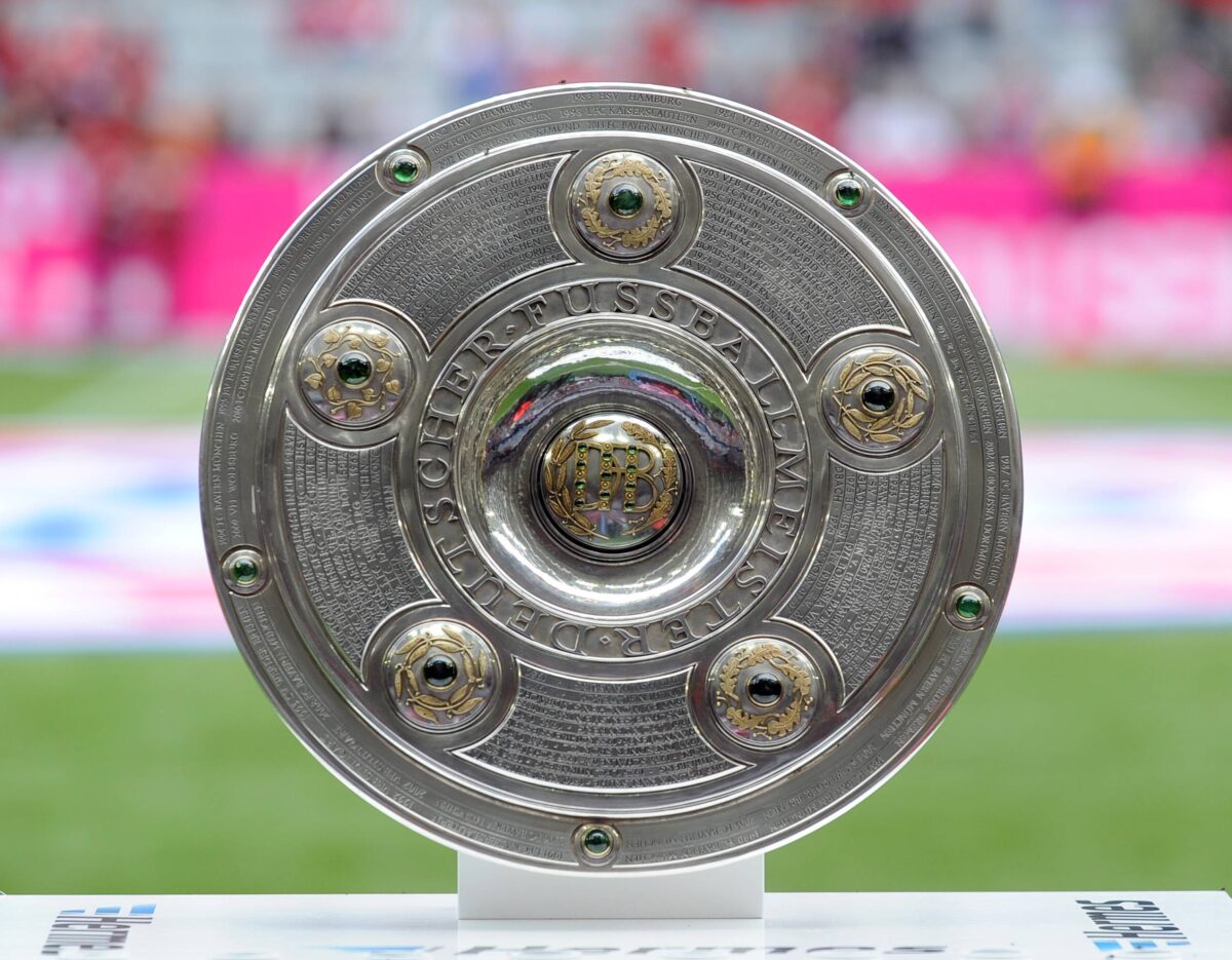 Το τρόπαιο της Bundesliga… μεγαλώνει για να χωράει όλους τους πρωταθλητές (vid)