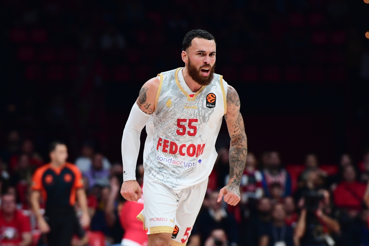 Μάικ Τζέιμς vs Ολυμπιακός: Κρατάει χρόνια αυτή η κολόνια