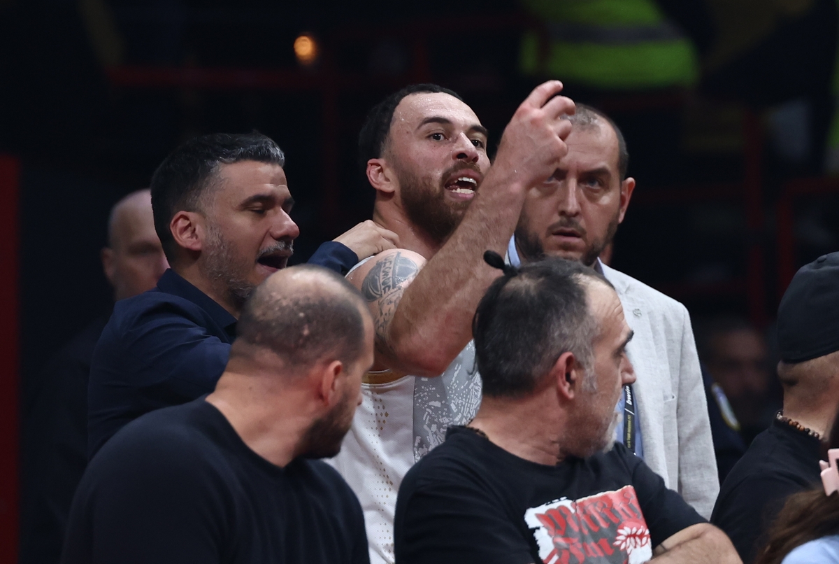 Μάικ Τζέιμς