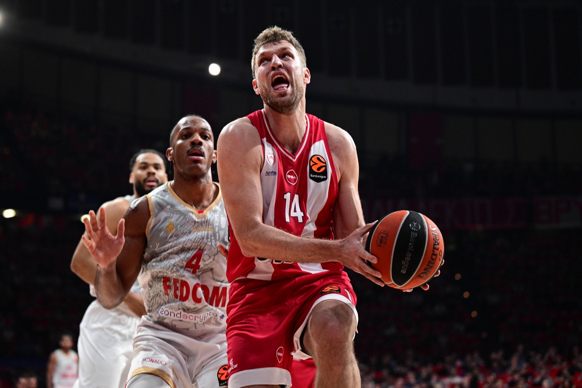 Σάσα Βεζένκοφ