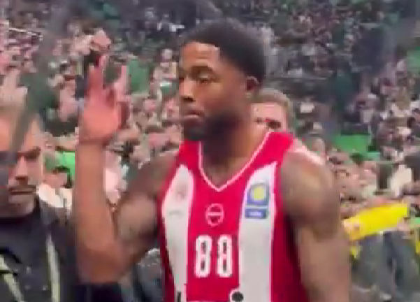 Αυτή είναι η «καμπάνα» στον Τζόουνς για τη χειρονομία του στο ντέρμπι