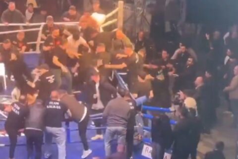 Το απόλυτο χάος σε αγώνα πυγμαχίας στην Τουρκία (vid)