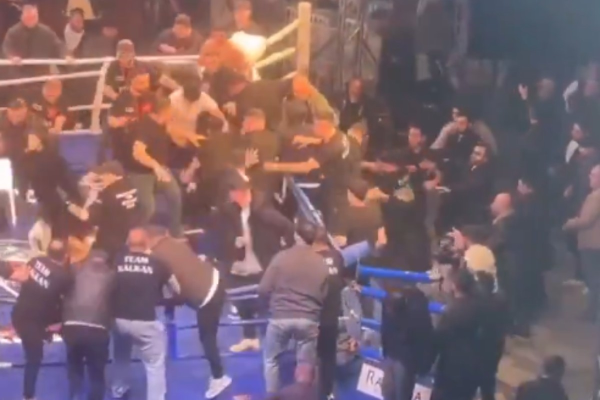 Το απόλυτο χάος σε αγώνα πυγμαχίας στην Τουρκία (vid)