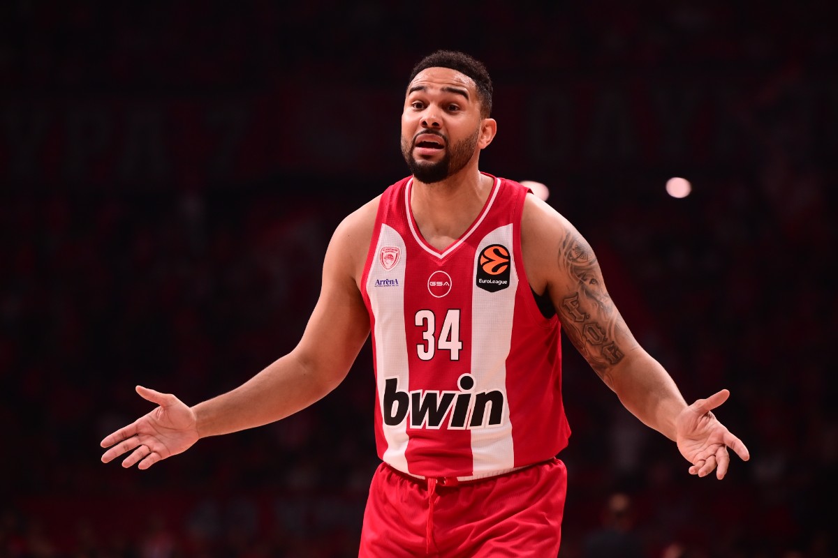 Αποχώρησε με πρόβλημα κάτω από το μάτι ο Τζόσεφ