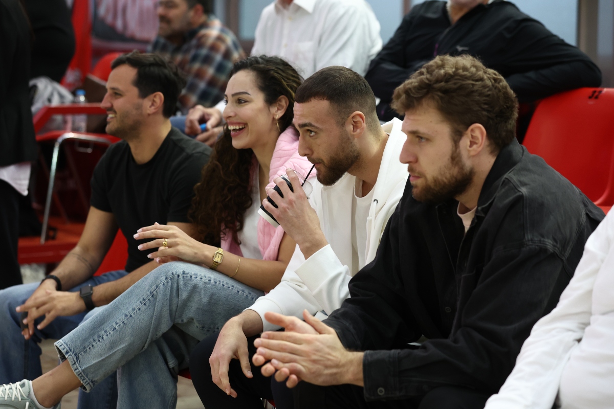 Στο πλευρό του πόλο του Ολυμπιακού οι Βεζένκοφ, Νετζήπογλου και Χριστινάκη (pics)