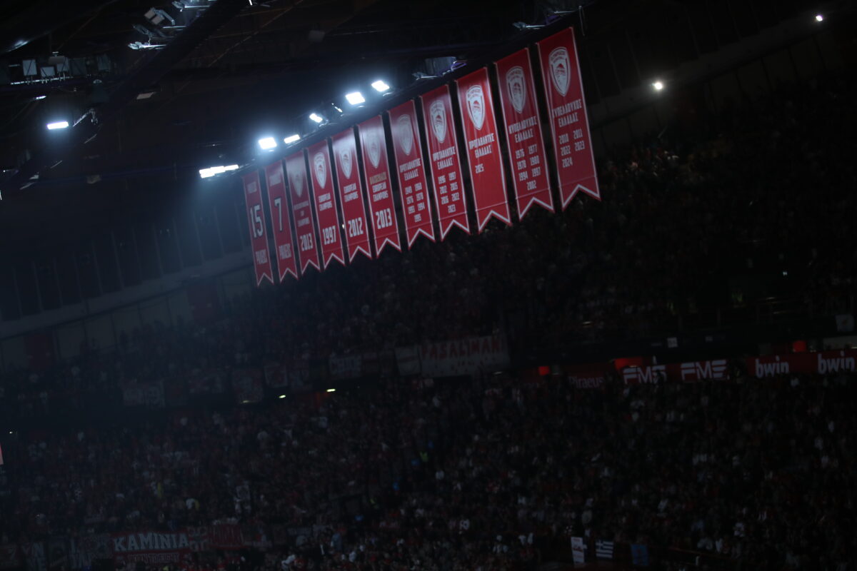 Στον «ουρανό» του ΣΕΦ το λάβαρο με την 4η Euroleague του Ολυμπιακού