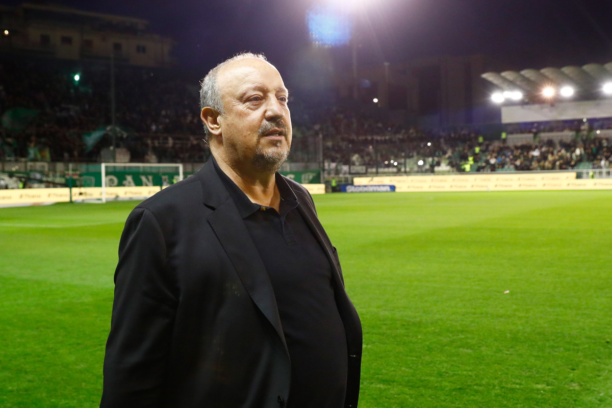 Μπενίτεθ: «Είμαι ικανοποιημένος και με δέκα παίκτες είχαμε ευκαιρίες»