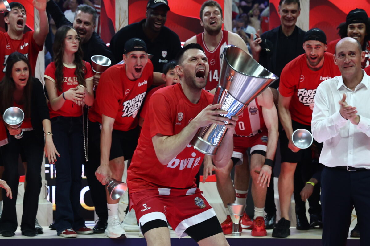 Η ξεχωριστή αφιέρωση του Κώστα Παπανικολάου