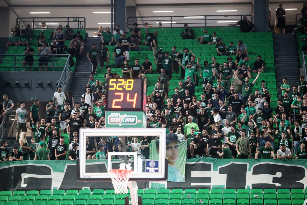 «Καυτό» κλίμα στο T-Center με πάνω από 8.000 φίλους του Παναθηναϊκού