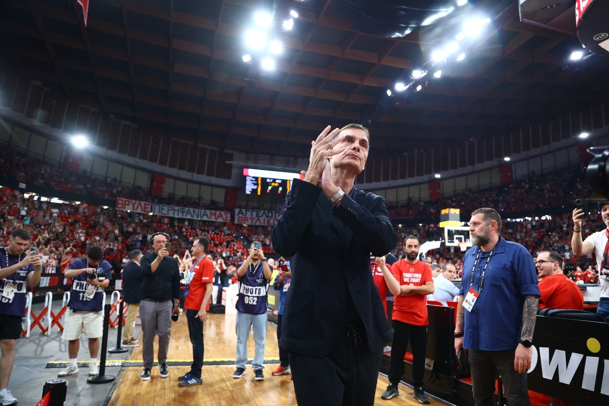 Η υπογραφή του Μπαρτζώκα σε σκακιέρα (pics)