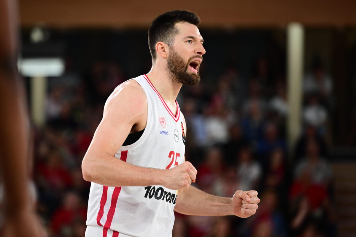 «Φωτιά» ο Ολυμπιακός με 13 τρίποντα και τρομερή κυκλοφορία στο Μονακό
