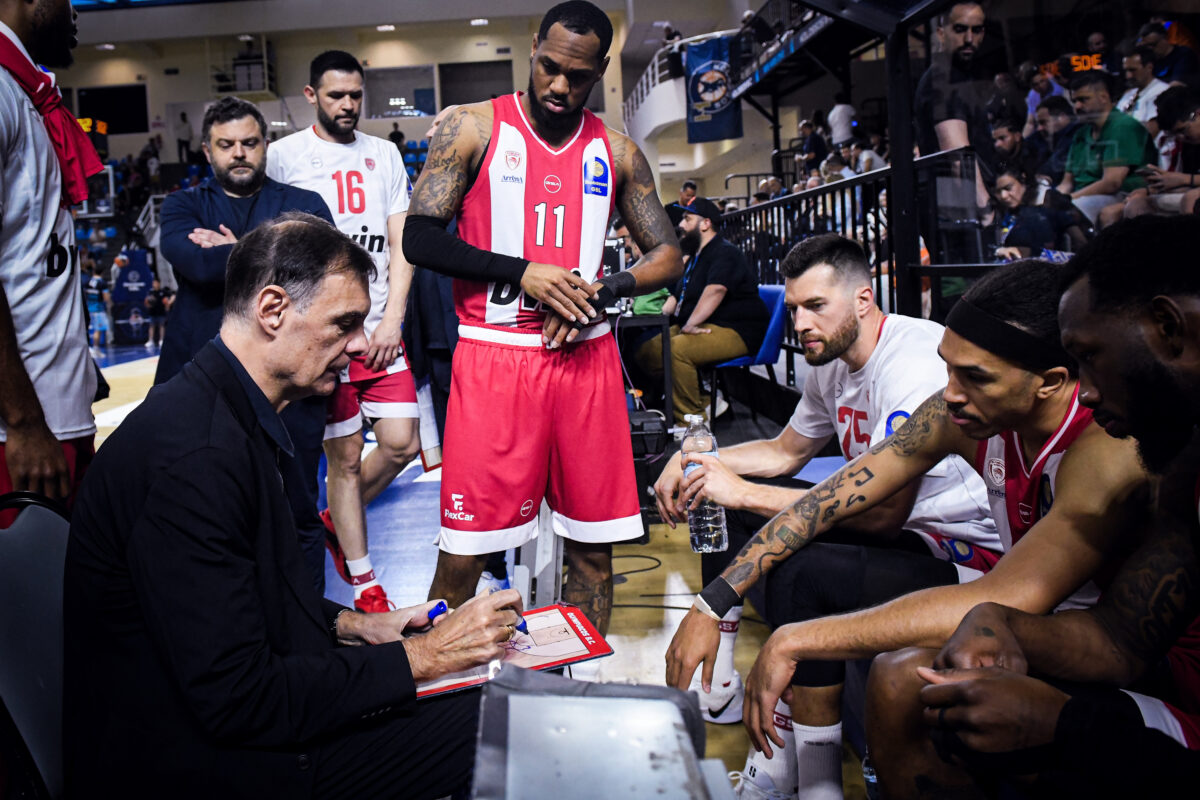 Ο Μπαρτζώκας είπε για ποιον λόγο δεν έπαιξε ο Βεζένκοφ κόντρα στον Κολοσσό