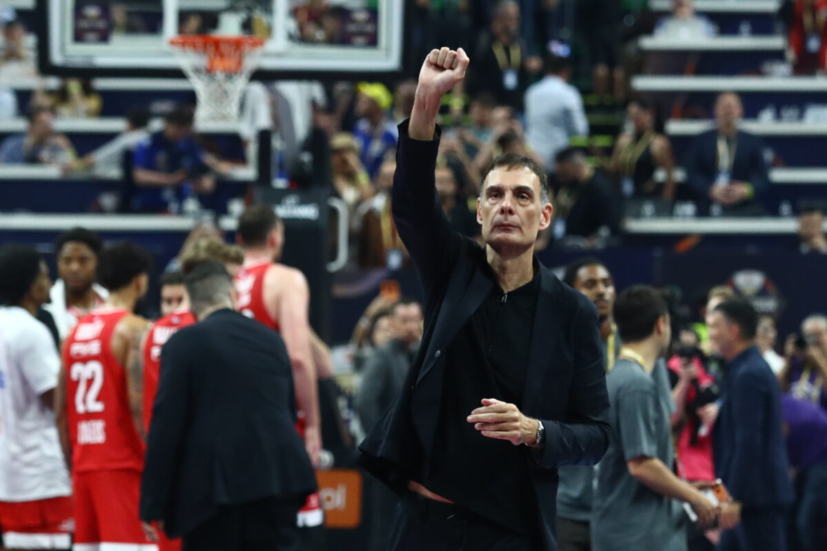 Αποθέωση για Μπαρτζώκα από τη Euroleague: «Ο άνθρωπος πίσω από τον Ολυμπιακό»