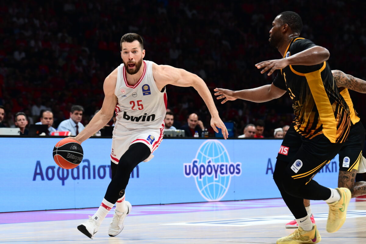 Η μέρα και ώρα του game 2 ανάμεσα σε Ολυμπιακό και ΑΕΚ