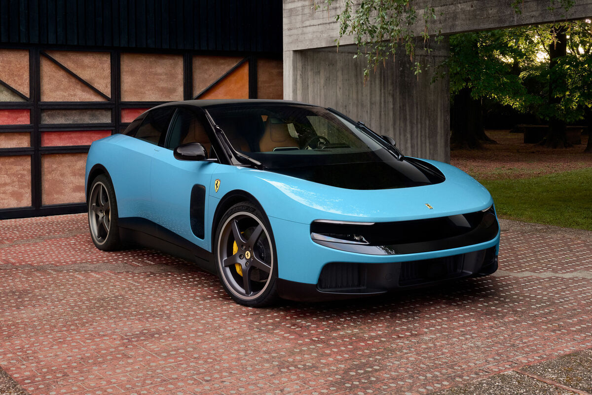 H πρώτη ηλεκτρική Ferrari έριξε την μετοχή της εταιρείας κατά 8%