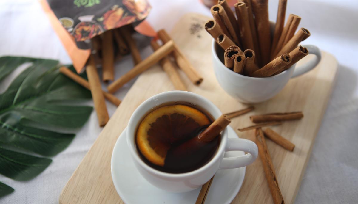 CinnamonTea: Γιατί το Τσάι Κανέλας έχει Γίνει WellnessTrend