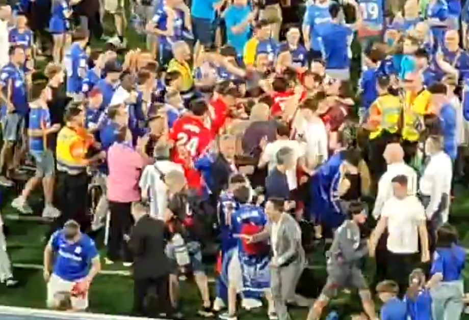 Επικό σκηνικό στη La Liga: Οι παίκτες της Οσασούνα πανηγύρισαν μαζί με τους οπαδούς της Χετάφε (vid)