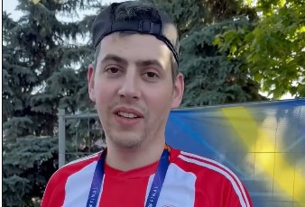 Ούγγρος με φανέλα Ολυμπιακού μιλάει στο Sportal για τον Βάργκα (vid)