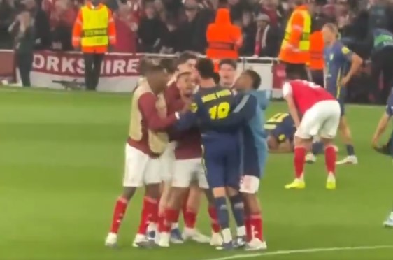 Απίστευτο περιστατικό στο Emirates με χαστούκι μετά την πρόκριση της Αρσεναλ! (vid)