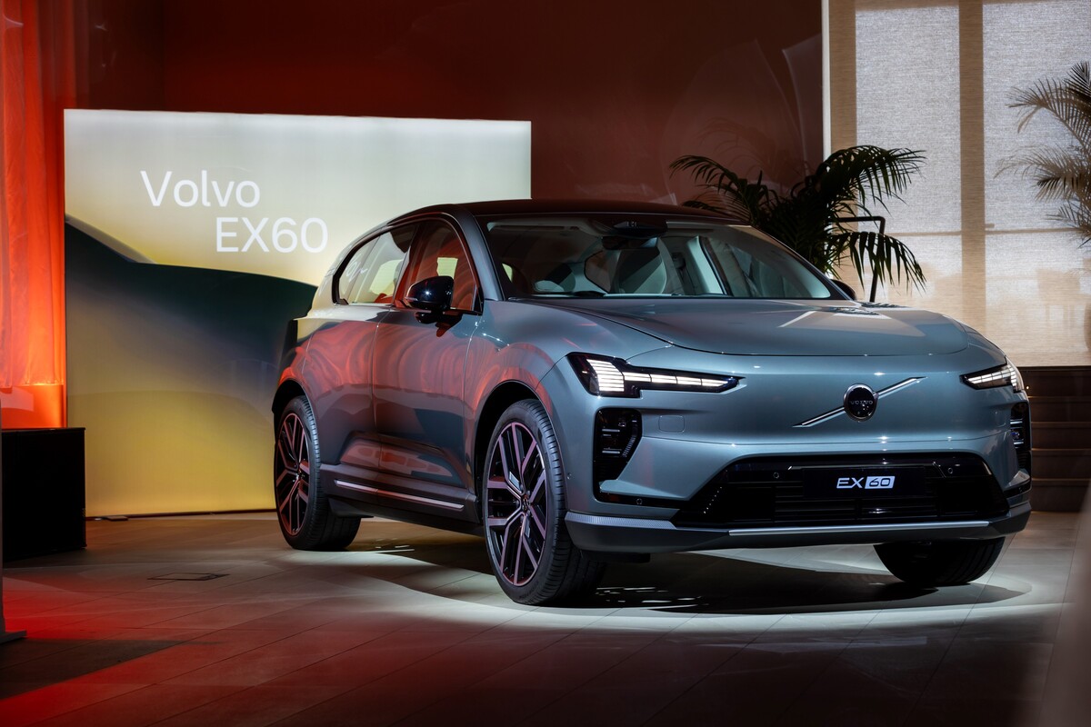 Στην Ελλάδα το ηλεκτρικό Volvo EX60 (τιμές)