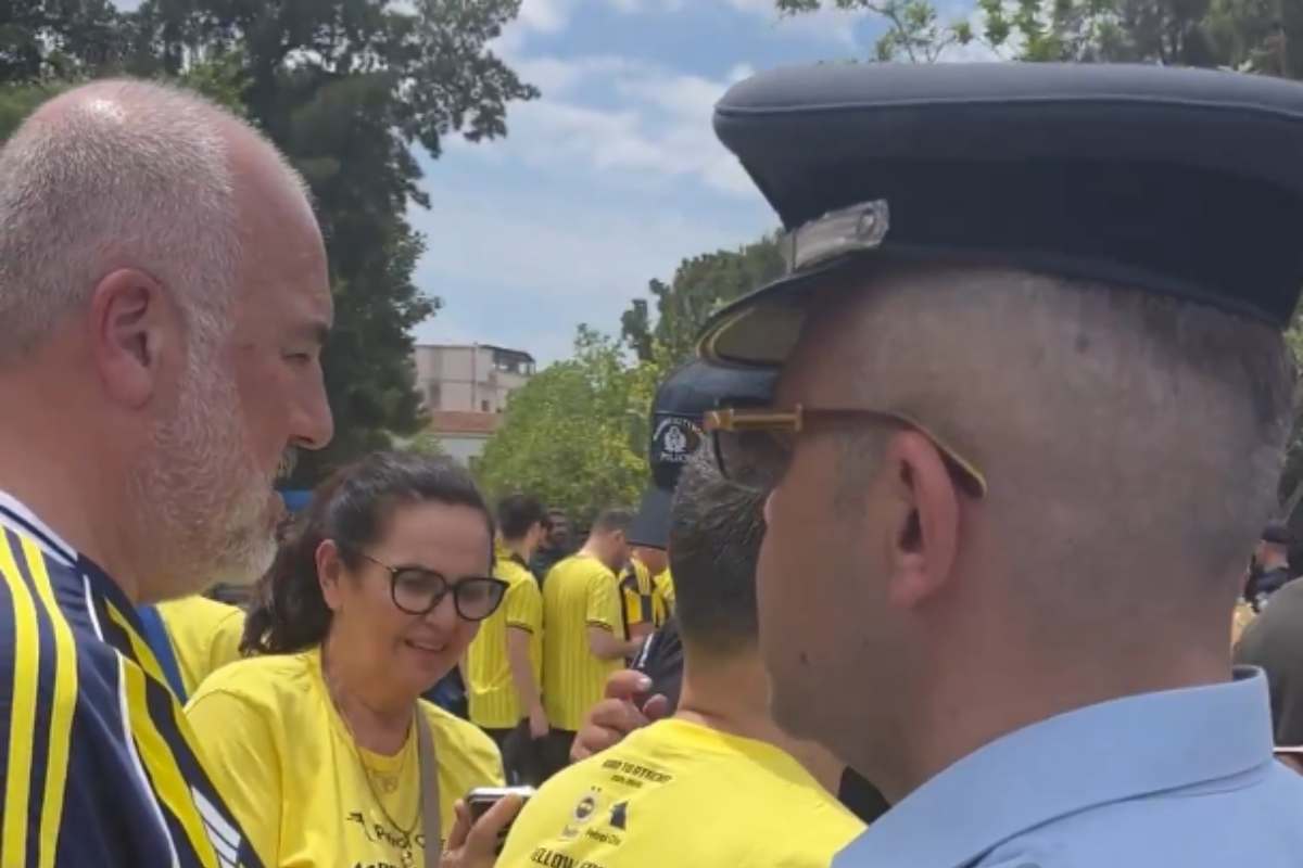 Ο έλεγχος της αστυνομίας στους φιλάθλους της Φενέρμπαχτσε (vid)