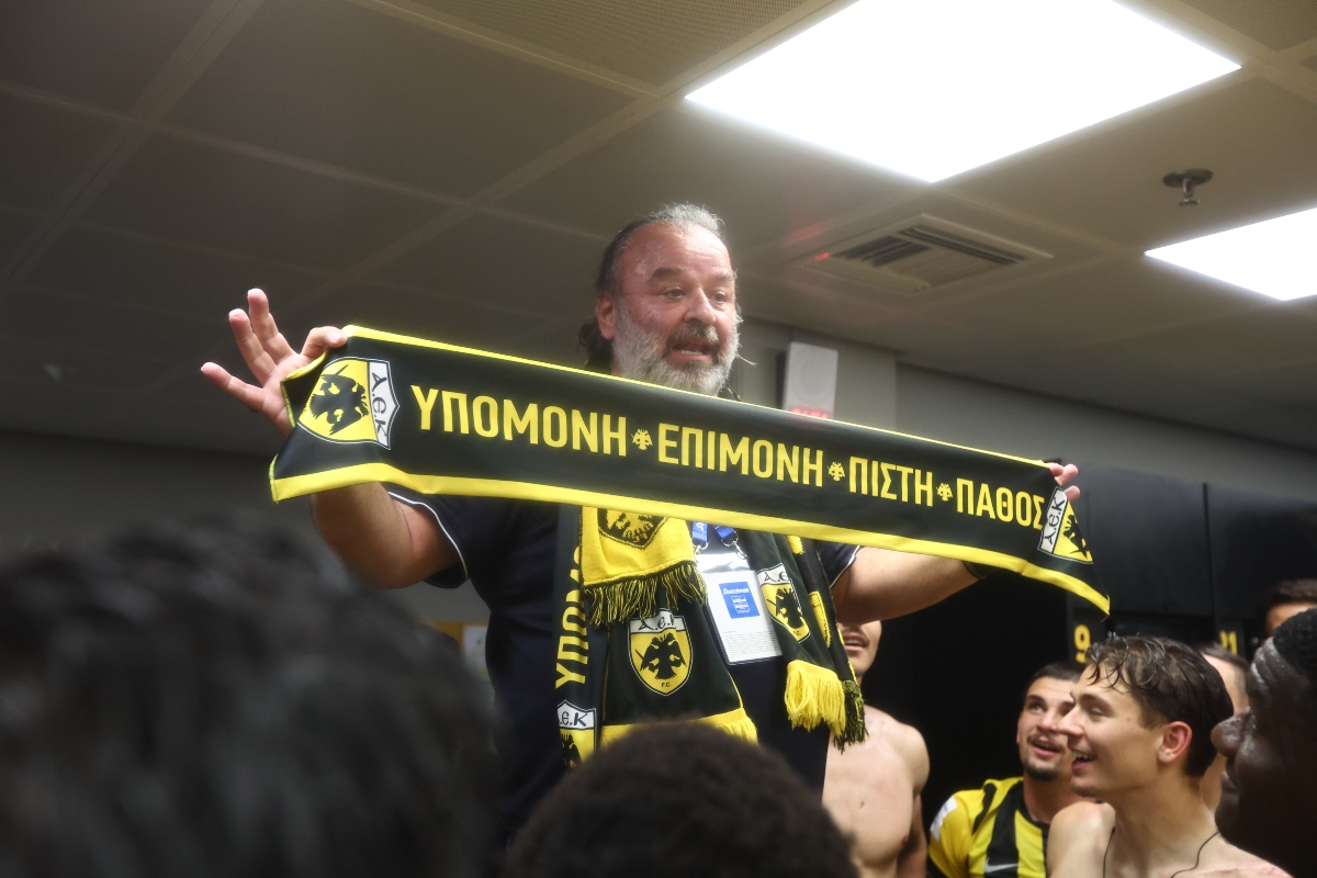 Το ξεχωριστό μήνυμα του Μάριου Ηλιόπουλου στα αποδυτήρια της ΑΕΚ (pics)